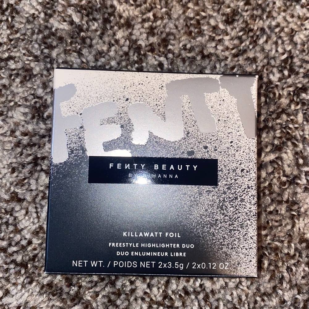 Fenty Highlighter - Picture 2 of 3